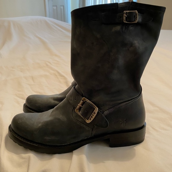 Frye Veronica boots. Size 8. Like new! - Picture 3 of 9